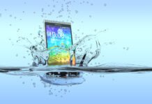 The Difference Between Waterproof and Water Resistant Phones