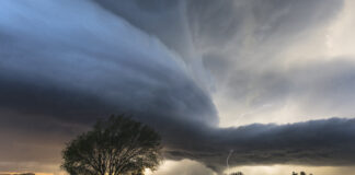 Twister testimonies: stormchasing in Tornado Alley, Oklahoma